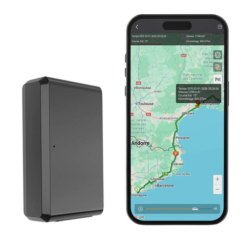 Mini traceur GPS avec application smartphone affichant la localisation en temps réel et historique des trajets
